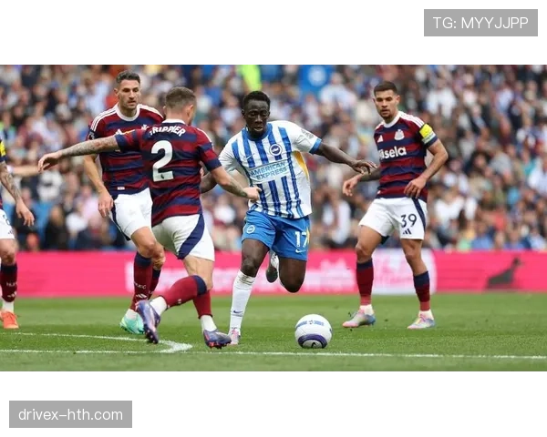 纽卡斯尔联深陷英超低迷困境,球队表现引发广泛关注 纽卡斯尔联深陷英超低迷困境,球队表现引发广泛关注