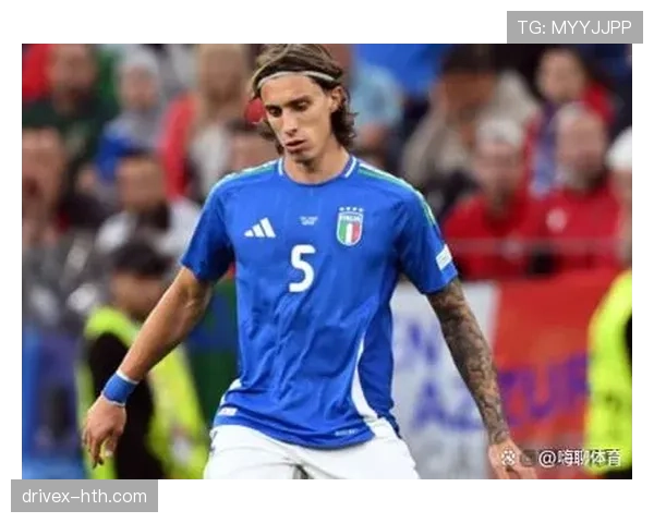 斯卡洛尼与恩佐默契回暖，携手引领球队开启胜利新篇章