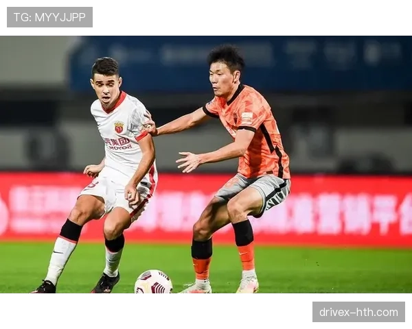 斯卡洛尼控球与高位逼抢战术体系解析